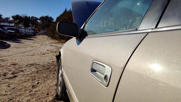1998 Toyota Camry Front Door LH Gold — photo 4
