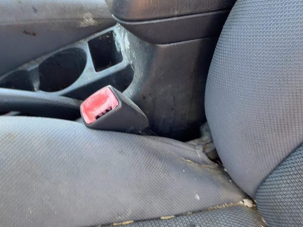 2005-2008 Toyota Matrix Xr Driver Left Front Seat Belt Buckle Receiver Oem — photo 5