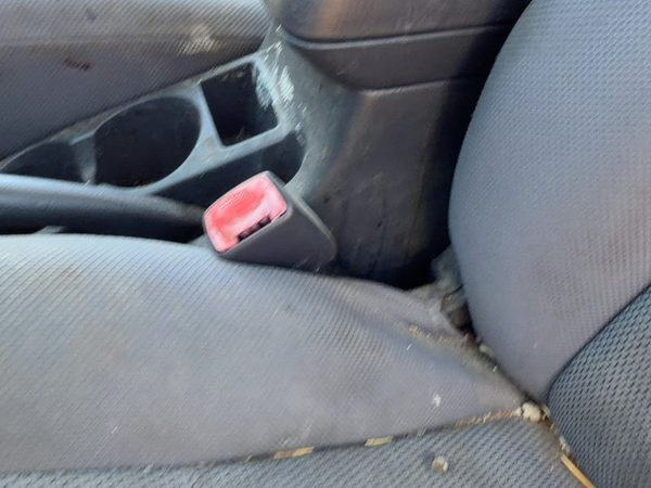 2005-2008 Toyota Matrix Xr Driver Left Front Seat Belt Buckle Receiver Oem — photo 4