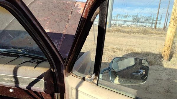 73-91 Sierra C3500 Passenger Right Front Vent Window Small Door Glass With Frame — photo 5