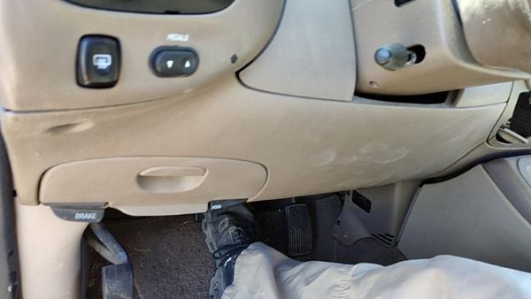 97-02 Ford Expedition Lower Dash Under Column Knee Bolster Trim Panel Oem Tan Fh — photo 3