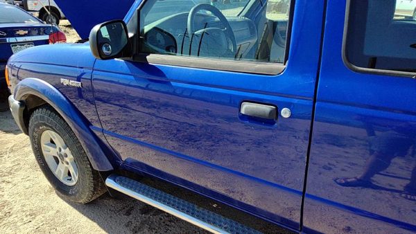 2005 Ford Ranger Front Door LH Blue Sn — photo 1