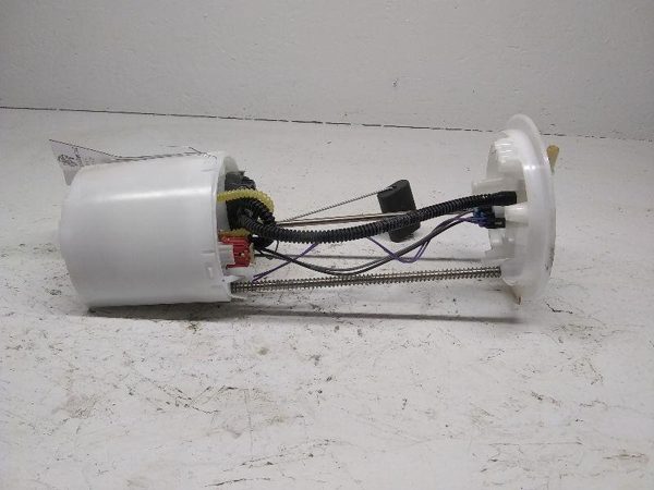 2005-2006 Dodge Ram 2500 Fuel Pump Assembly Sending Unit In Tank Mounted — photo 1