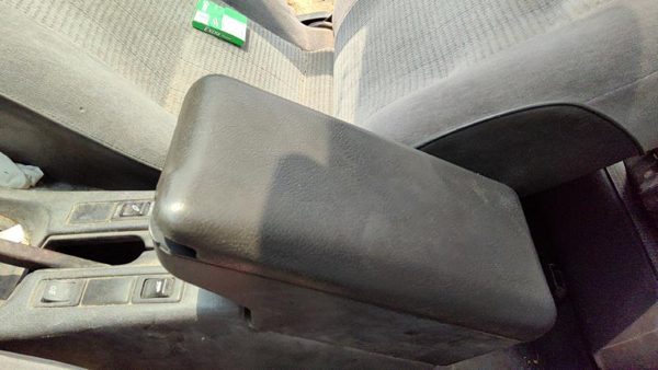 1993-1995 Nissan Pathfinder Center Console Lid Only Oem Arm Rest Fold Down Gray — photo 2