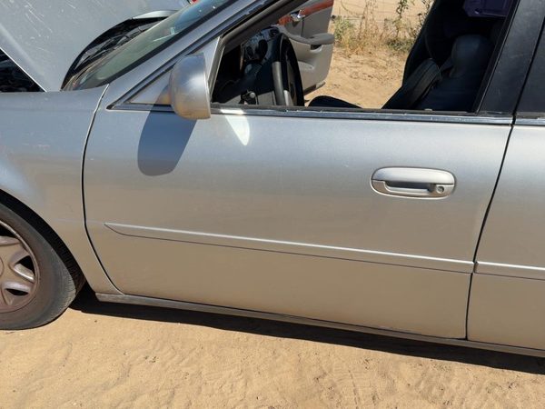 2005 Cadillac Deville Front Door LH Platinum 67U — photo 3