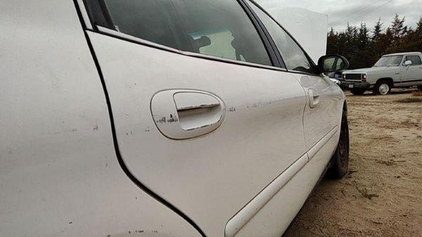 2005 Ford Taurus Rear Door RH Wt White Hail — photo 3