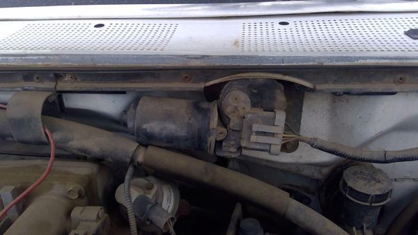 1996 Ford F450 Wiper Motor Front — photo 3