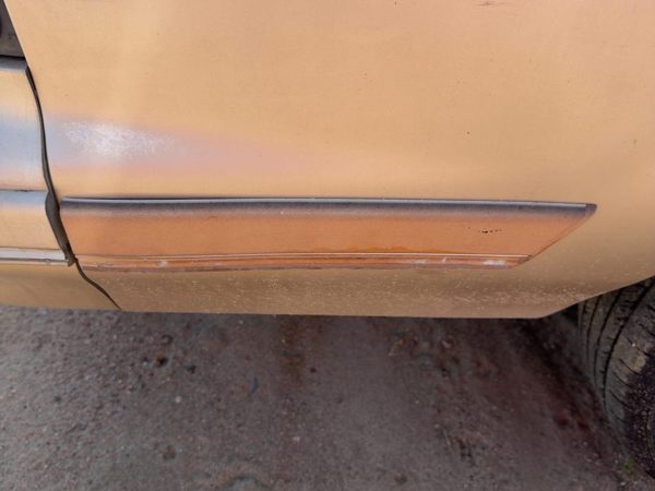 93 Century Passenger Right Rear Moulding On Quarter Panel Oem 4-Door Sedan Gold — photo 2
