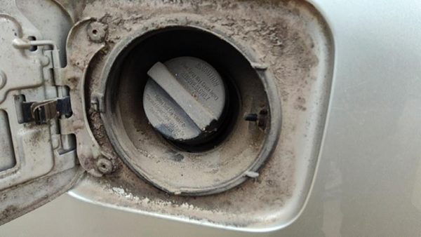 2003-2006 Toyota Camry Fuel Filler Neck Assembly With Gas Cap Oem 7720133240 — photo 2