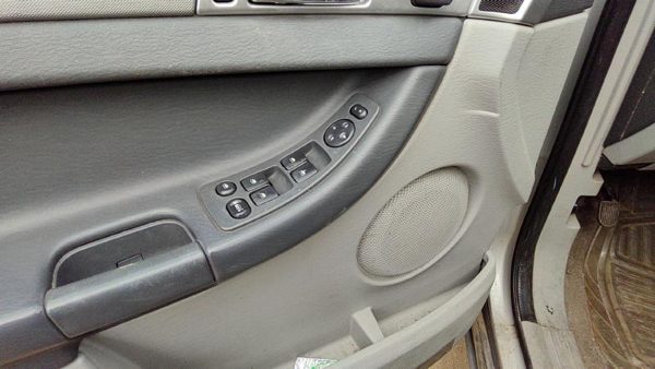 07 Pacifica Driver Left Front Door Trim Panel With Master Switch Gray Da — photo 5