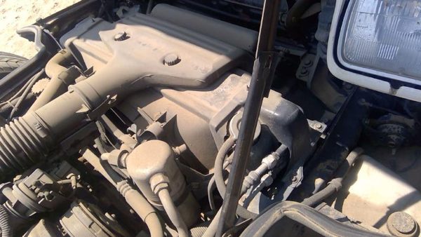 1986 Chevy Corvette C4 5.7L MT Upper Radiator Mount Fan Shroud Plastic Housing — photo 2
