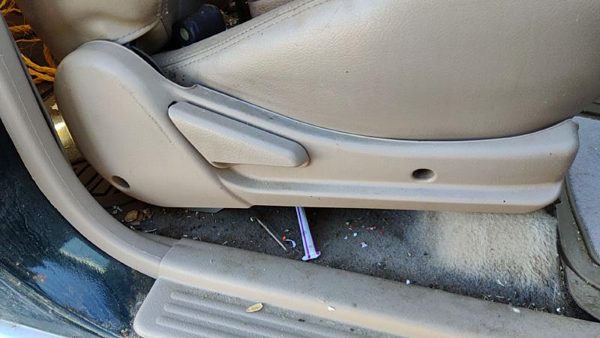 1998-2002 Honda Passport Passenger Right Side Seat Trim Panel Oem Bge Beige — photo 1