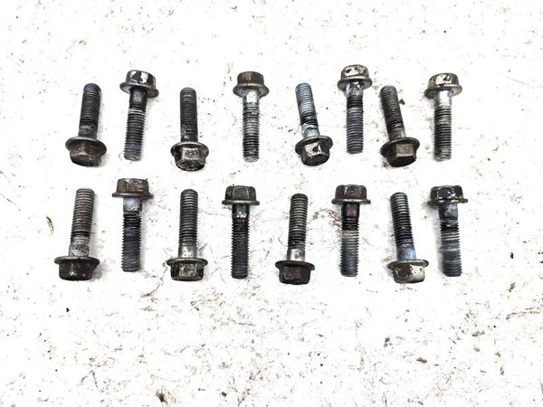2002 Sierra 2500 Hd Allison 1000 4X4 Tailhousing With Piston Bolts Oem 29536409 — photo 2