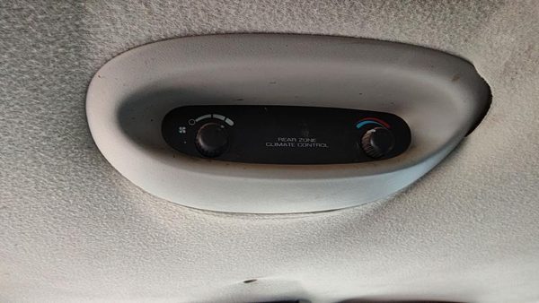 01-07 Dodge Caravan Roof Temperature Control Module In Dash Heater Ac Head Unit — photo 2