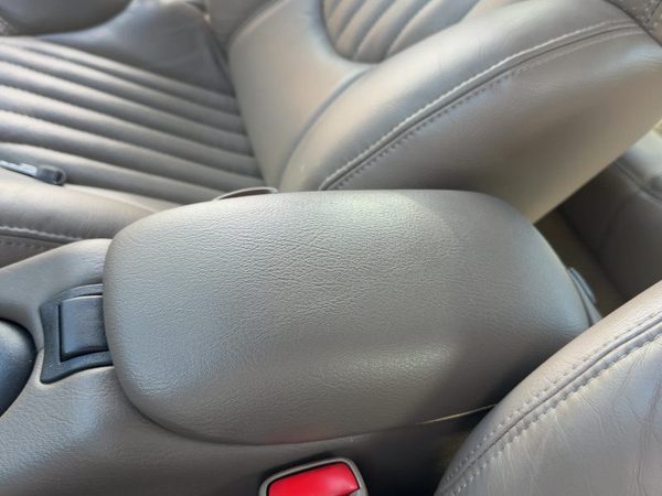1999 Pontiac Bonneville Center Console Lid Only Oem Arm Rest Fold Down Tan — photo 3