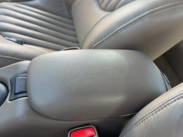 1999 Pontiac Bonneville Center Console Lid Only Oem Arm Rest Fold Down Tan — photo 4