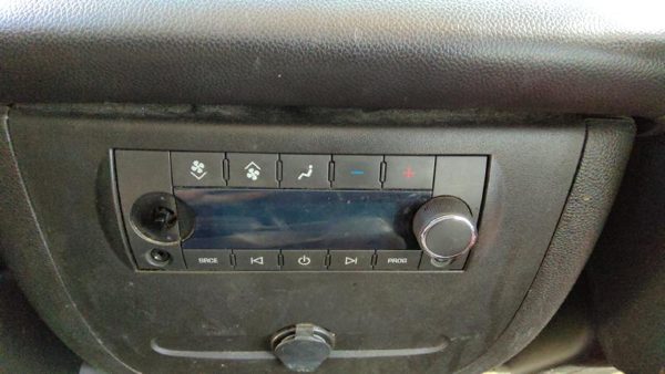 2010 Chevy Tahoe Heater A/c Control — photo 1