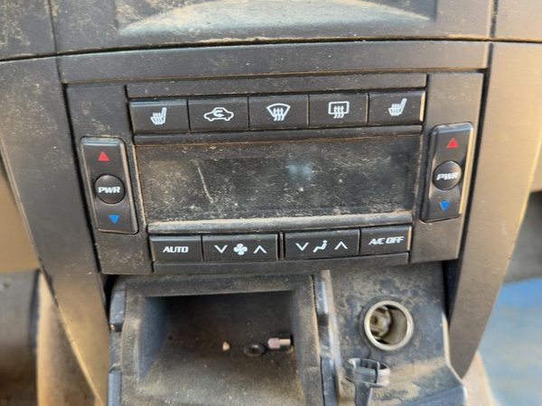 2004 Cadillac Srx Temperature Control Module In Dash Heater Ac Head Unit Oem — photo 4