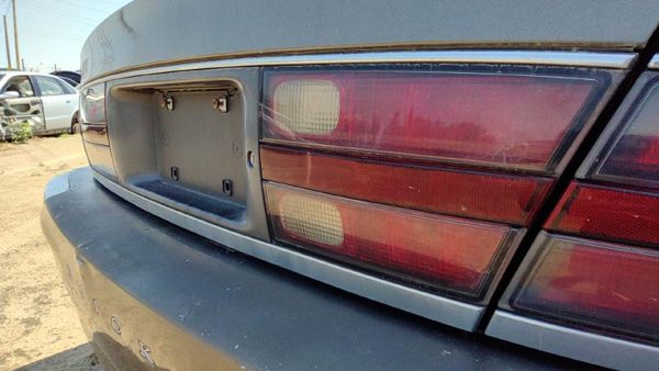1998-2004 Buick Park Ave Center Tail Light Oem Lid Mounted Brake Lamp 16525987 — photo 2