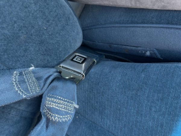 1993 Olds Eighty Eight Passenger Right Front Seat Belt Buckle Receiver Oem Blue — photo 4