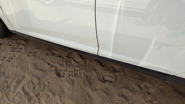 12-18 Ford Focus Driver Left Lower Rocker Panel Moulding Side Skirt Oem White Yz — photo 3