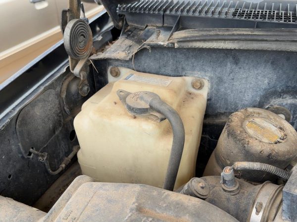 92-99 Silverado 1500 Coolant Reservoir Radiator Overflow Tank Bottle Oem 5.7L — photo 3