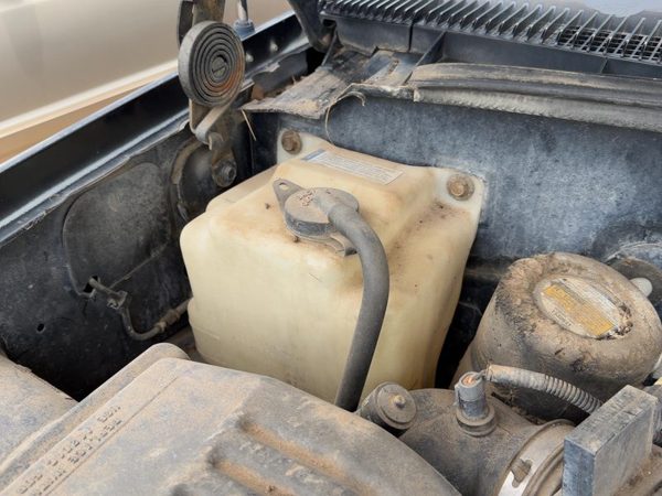 92-99 Silverado 1500 Coolant Reservoir Radiator Overflow Tank Bottle Oem 5.7L — photo 2