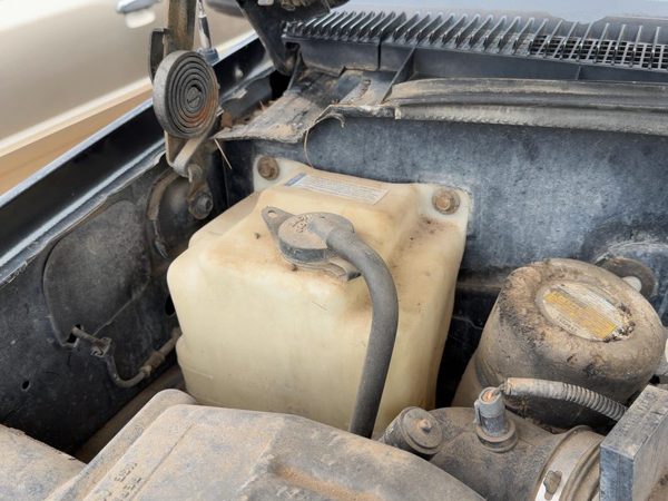 92-99 Silverado 1500 Coolant Reservoir Radiator Overflow Tank Bottle Oem 5.7L — photo 4