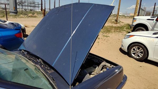 1994 Oldsmobile Cutlass Ciera Hood Blue — photo 2