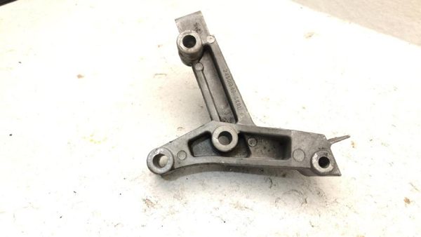 1992-1994 Pontiac Bonneville Ingintion Coil Mount Bracket 3.8L 24501848 — photo 4