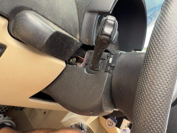 06-10 Vw Beetle Convertible Steering Column Assembly Oem Floor Shift Automatic — photo 4