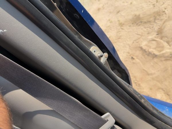 2002-2007 Saturn Vue Redline Driver Left Lower B-Pillar Trim Gray 17D 22730149 — photo 3