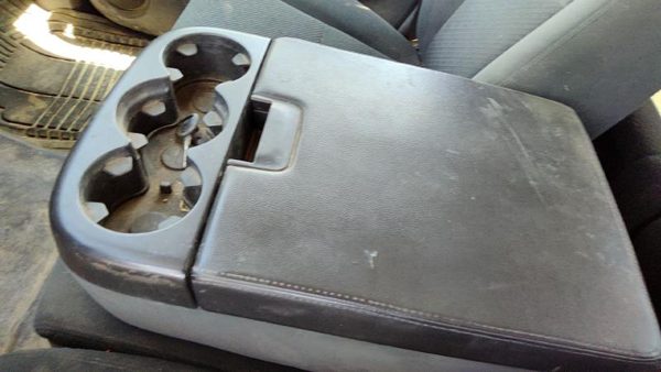 2008 Chevy Silverado 2500 Front Console Ebony 19D — photo 2