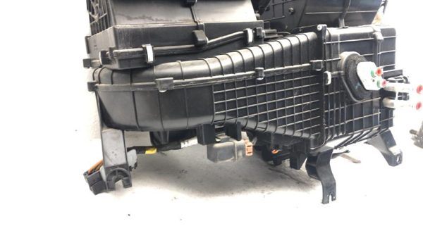 2005-2009 Hyundai Tucson Complete Heater Box Housing Behind Dash Oem — photo 12