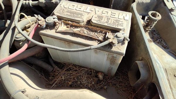 84-88 Jeep Grand Wagoneer Complete Battery Tray Mount With Hold Down Oem 5.9L — photo 1