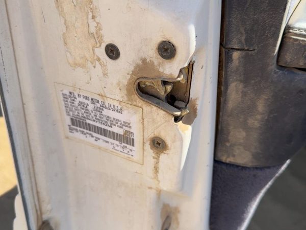 1990-1997 Lincoln Town Car Driver Left Front Door Latch With Rods/Cables Oem — photo 3