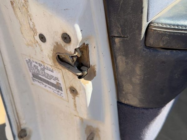 1990-1997 Lincoln Town Car Driver Left Front Door Latch With Rods/Cables Oem — photo 4