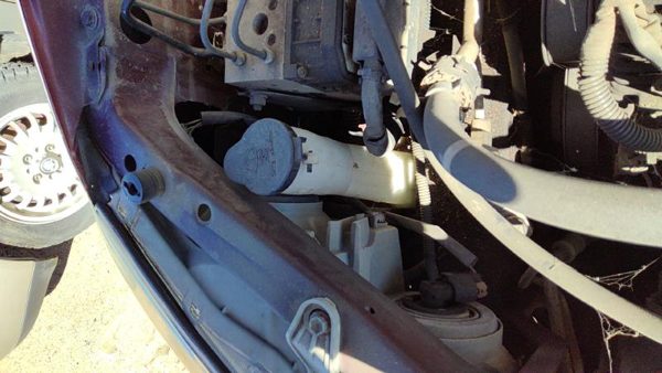 02-06 Toyota Camry Windshield Washer Fluid Reservoir With Pump Oem Wiper Tank — photo 3