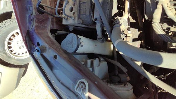 02-06 Toyota Camry Windshield Washer Fluid Reservoir With Pump Oem Wiper Tank — photo 4