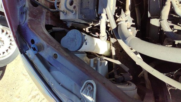 02-06 Toyota Camry Windshield Washer Fluid Reservoir With Pump Oem Wiper Tank — photo 2