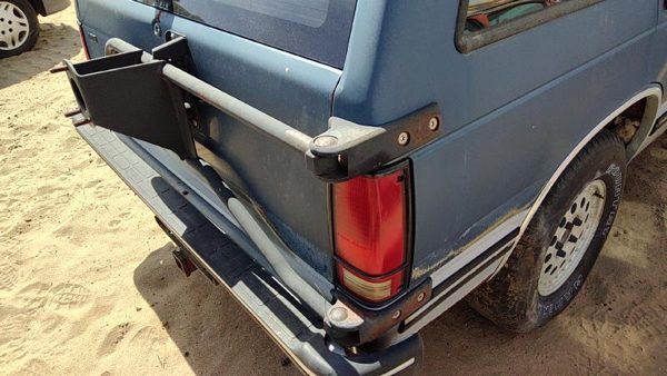 83-94 Chevy S10 Blazer Spare Tire Carrier Oem Swing Out Rear — photo 3