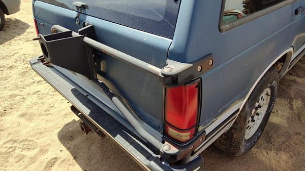83-94 Chevy S10 Blazer Spare Tire Carrier Oem Swing Out Rear — photo 2