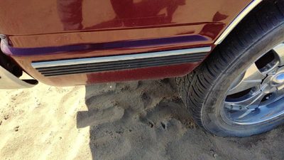 97-99 Gmc Yukon Passenger Right Rear Moulding On Quarter Panel Oem