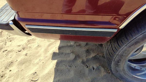 97-99 Gmc Yukon Passenger Right Rear Moulding On Quarter Panel Oem — photo 3