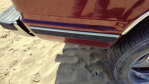 97-99 Gmc Yukon Passenger Right Rear Moulding On Quarter Panel Oem — photo 4