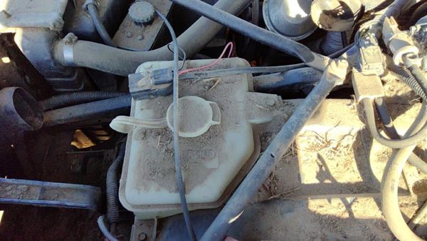 80-84 Deville Sedan Windshield Washer Fluid Reservoir With Pump Oem Wiper Tank — photo 3