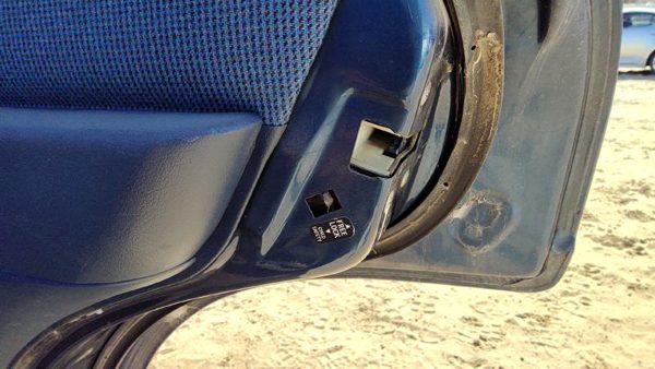1995 Nissan Pathfinder Passenger Right Rear Door Latch With Rods/Cables Oem Back — photo 7