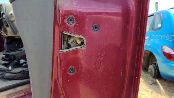 1991-1994 Ford Explorer Passenger Right Front Door Latch With Rods/Cables Oem — photo 2