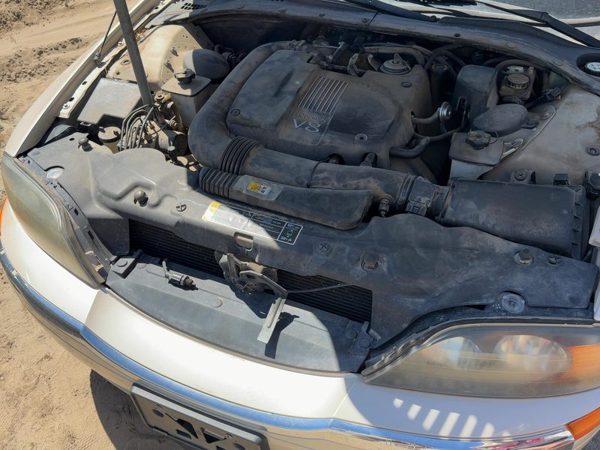 2000-2006 Lincoln Ls Top Plastic Cover Above Radiator Support Sight Shield Oem — photo 1