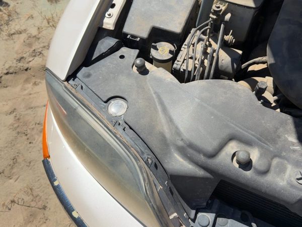 2000-2006 Lincoln Ls Top Plastic Cover Above Radiator Support Sight Shield Oem — photo 5
